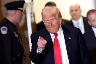Trump shares D.C. plane crash theory as he goes off script at National Prayer Breakfast: Live 3 U S President Trump attends the annual National Prayer Breakfast at the U S Capitol